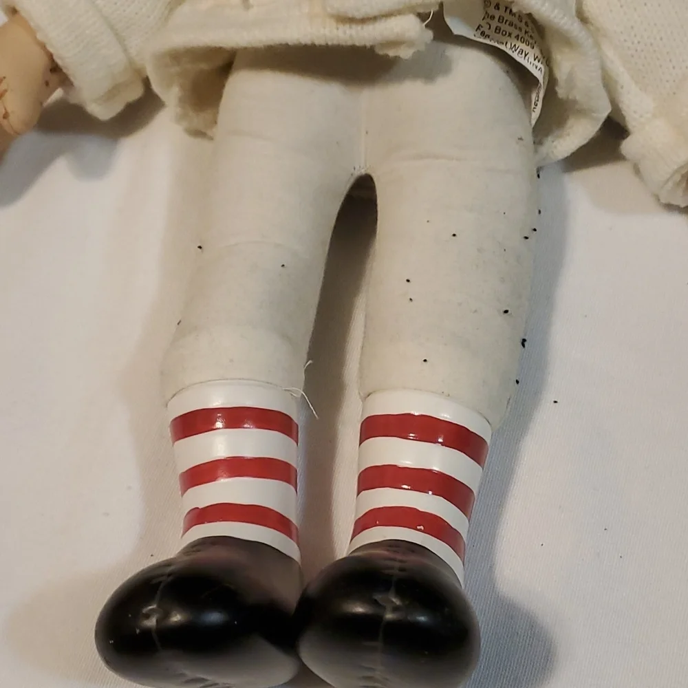 Festive doll - Picture 4 of 4